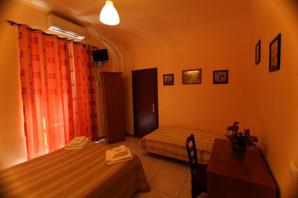 Hostel Pink Floyd Rome Room photo